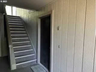 Photo #3: 23356177 Listing