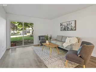 Photo #2: 23356467 Listing