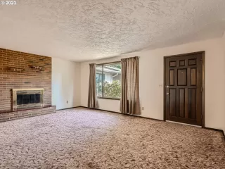 Photo #6: 23357291 Listing