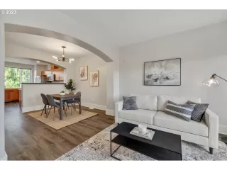 Photo #4: 23358001 Listing 