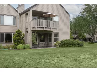 Photo #5: 23358039 Listing