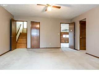 Photo #2: 23358247 Listing