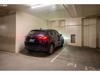 Photo #6: 23358843 Listing