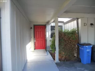 Photo #3: 23359285 Listing