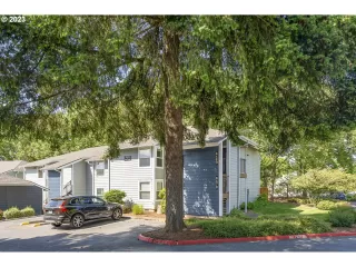 Photo #6: 23359298 Listing