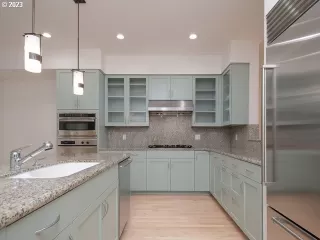 Photo #6: 23359623 Listing