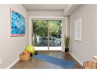 Photo #6: 23360709 Listing