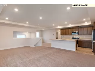 Photo #6: 23361079 Listing