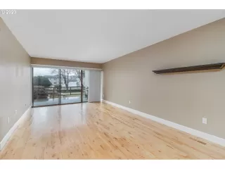 Photo #2: 23362903 Listing