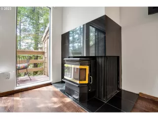 Photo #2: 23363251 Listing