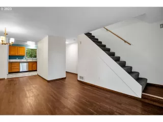 Photo #6: 23363251 Listing