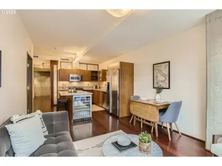 Photo #5: 23366162 Listing 