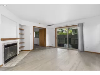 Photo #6: 23367005 Listing 