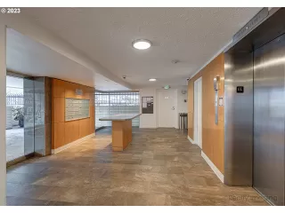 Photo #5: 23367954 Listing 