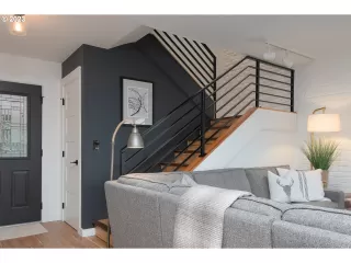 Photo #6: 23368317 Listing