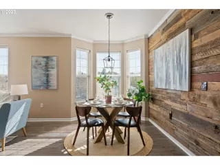 Photo #5: 23368488 Listing