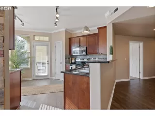 Photo #6: 23368488 Listing