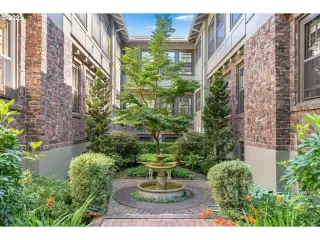 Photo #2: 23370649 Listing