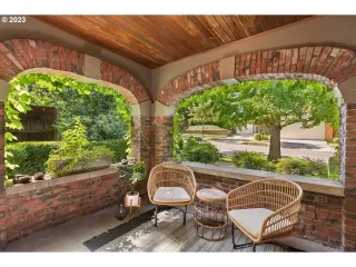 Photo #4: 23370649 Listing