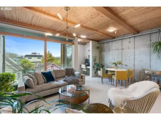 Photo #2: 23371329 Listing