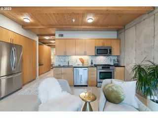 Photo #3: 23371329 Listing