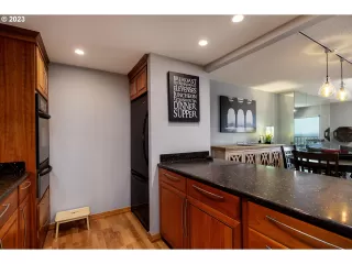 Photo #2: 23371729 Listing