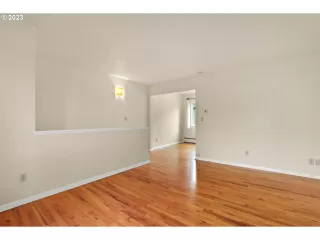 Photo #4: 23371756 Listing 