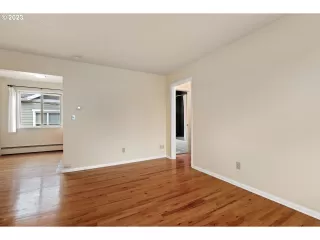 Photo #5: 23371756 Listing 