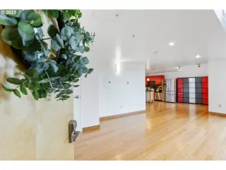 Photo #2: 23371931 Listing