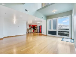 Photo #4: 23371931 Listing