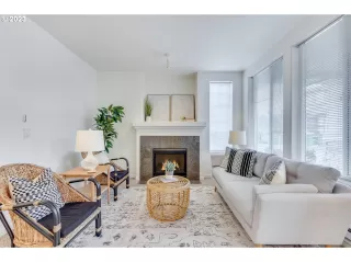 Photo #6: 23371951 Listing 