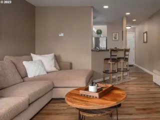 Photo #1: 23372084 Listing