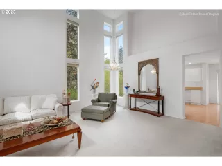 Photo #2: 23372388 Listing