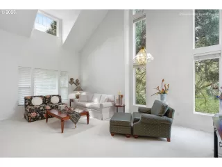 Photo #3: 23372388 Listing