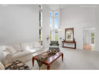 Photo #4: 23372388 Listing