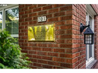 More Details about MLS # 233733166 : 701 NE 28TH AVE 24