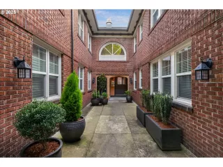 Photo #1: 233733166 Listing