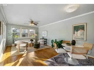 Photo #5: 233733166 Listing