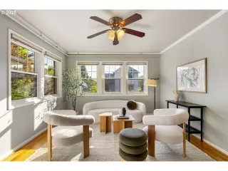 Photo #6: 233733166 Listing