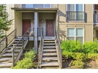 Photo #3: 23373377 Listing