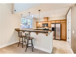 Photo #4: 23373377 Listing