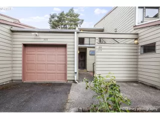 Photo #1: 23373378 Listing