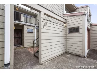 Photo #2: 23373378 Listing