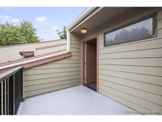 Photo #3: 23373378 Listing