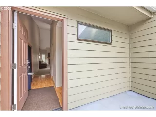 Photo #4: 23373378 Listing