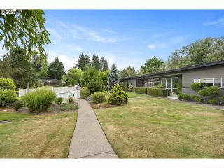 More Details about MLS # 23373493 : 5225 SW OLESON RD 9