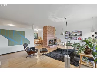 Photo #3: 23373493 Listing