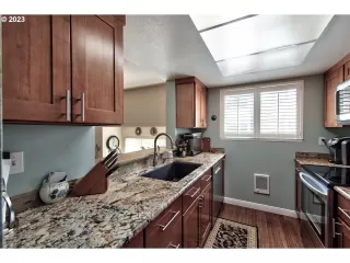 Photo #5: 23373728 Listing 