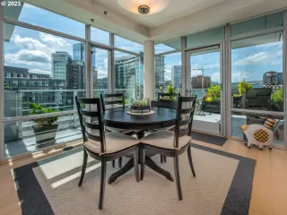 Photo #5: 23375652 Listing