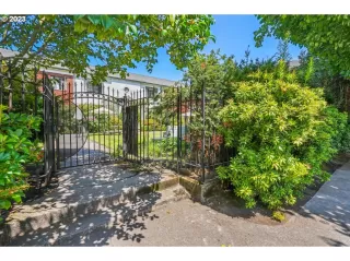 Photo #6: 23378002 Listing 